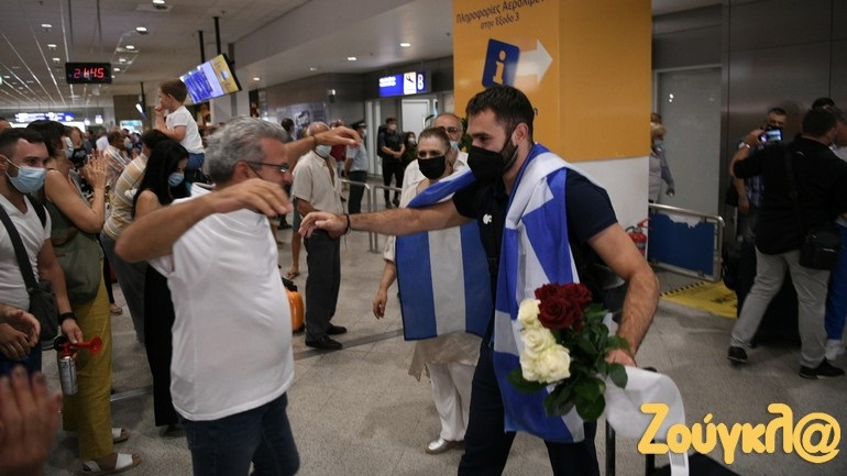 Τόκιο 2020: Επέστρεψε στην Αθήνα και αποθεώθηκε ο Θοδωρής Ιακωβίδης!