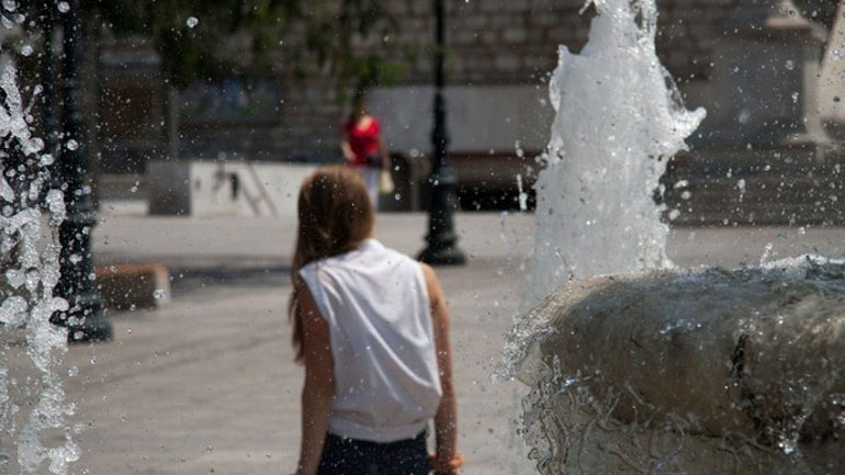 Ο φετινός Ιούλιος υπήρξε ο πιο θερμός της δεκαετίας για τα νησιά του Αιγαίου