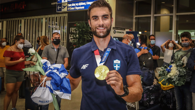 Αποθεώθηκε στο «Ελ. Βενιζέλος» ο Στέφανος Ντούσκος