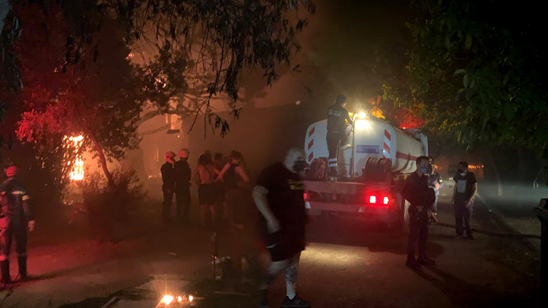 Νύχτα αγωνίας για την Αθήνα Νύχτα αγωνίας για την Αθήνα