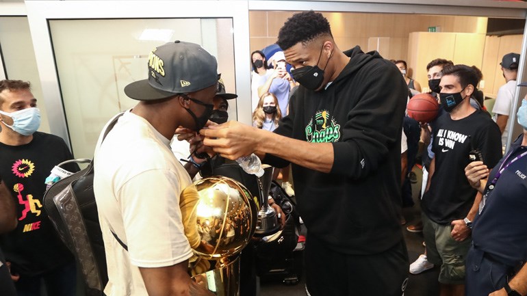 Ο Γιάννης Αντετοκούνμπο ακύρωσε τη γιορτή στα Σεπόλια λόγω της πυρκαγιάς