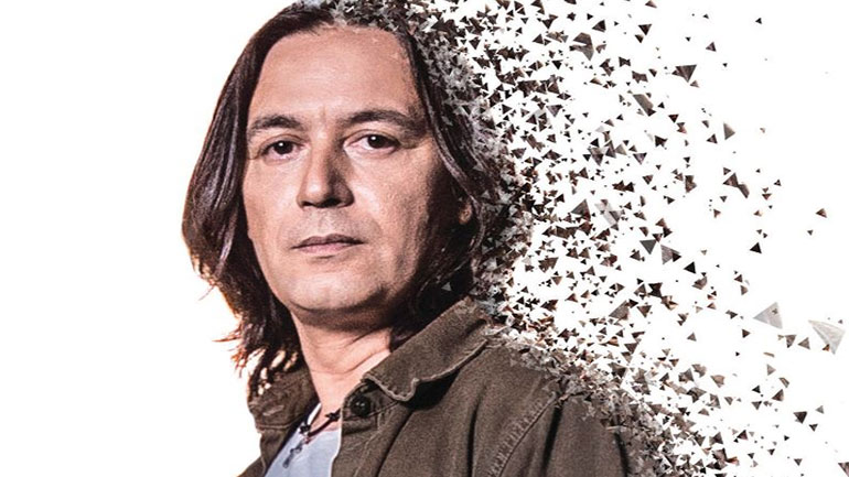 Ο Γιάννης Κότσιρας στο Βεάκειο Θέατρο Πειραιά