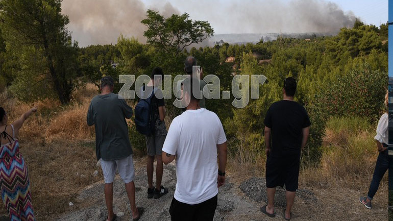 Φωτιά στη Βαρυμπόμπη: Έξαλλοι οι κάτοικοι της περιοχής με την αδράνεια των αρμοδίων