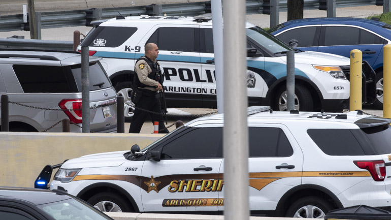 ΗΠΑ: Αστυνομικός σκοτώθηκε σε ανταλλαγή πυρών έξω από το Πεντάγωνο