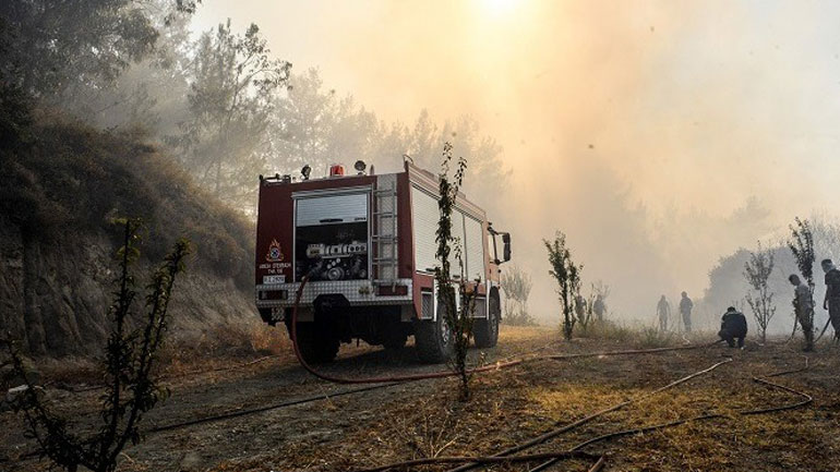 Ρόδος: Υπό έλεγχο τέθηκε η αναζωπύρωση στην περιοχή Καλαμώνας