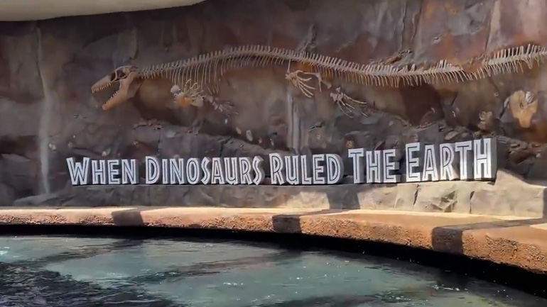 Bόλτα στο πάρκο του Jurassic World