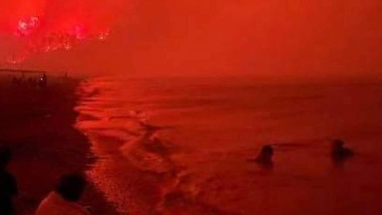 Εύβοια: Σε εξέλιξη η επιχείρηση για τον απεγκλωβισμό δεκάδων πολιτών από παραλίες