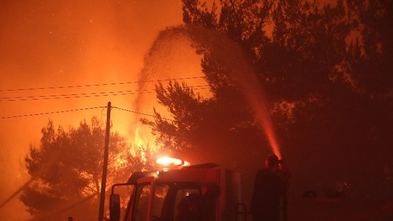 Εντολή εκκένωσης για το Καλέντζι