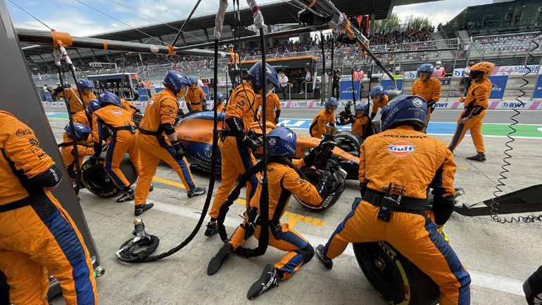 Έτσι προετοιμάζονται οι ομάδες της F1 για το pit stop Έτσι προετοιμάζονται οι ομάδες της F1 για το pit stop