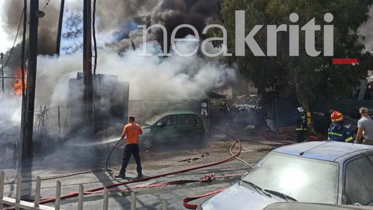 Ηράκλειο: Υπό έλεγχο η πυρκαγιά που εκδηλώθηκε σε επιχείρηση στην περιοχή του Γιόφυρου