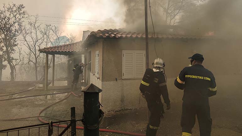 Στην περιοχή του Λάλα βρίσκεται το κυριότερο μέτωπο της φωτιάς στην Ηλεία