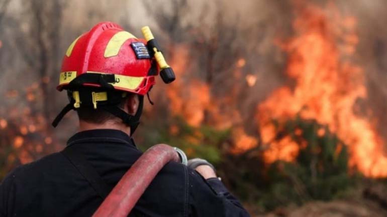 Ηράκλειο: Σε εξέλιξη πυρκαγιά σε περιοχή του Δήμου Μαλεβιζίου