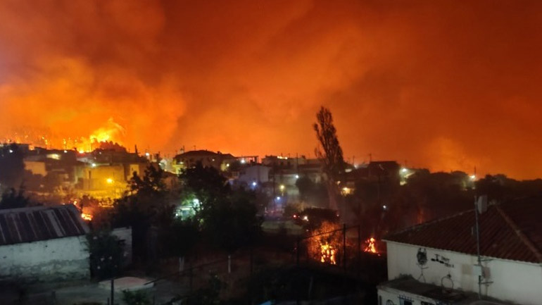 Εύβοια: Νέο μέτωπο προς Αιδηψό – Εκκενώσεις σε μοναστήρι και κατασκήνωση – Στις φλόγες Μετόχι και Σπαθάρι