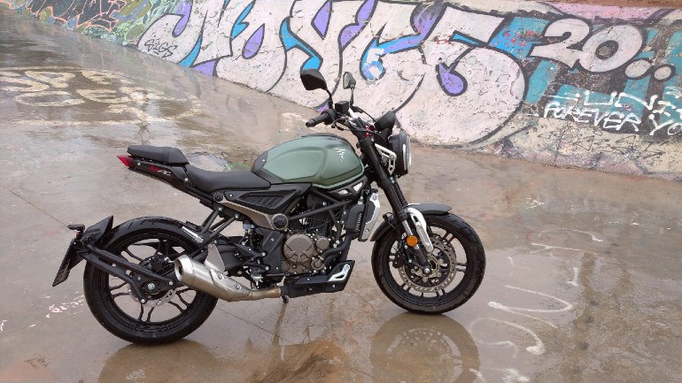 Η κανονική έκδοση του 300AC από τη δοκιμή που είχαμε κάνει τον Φεβρουάριο του 2021.