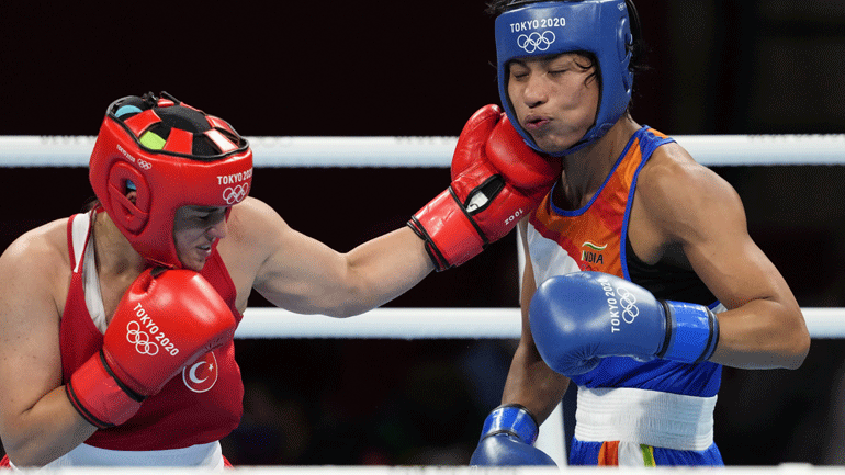 Πυγμαχία γυναικών: Η Σουρμενελί από την Τουρκία νικήτρια στα 69 κιλά