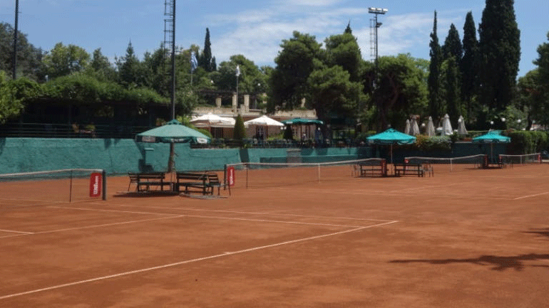 Η Ελλάδα καίγεται και στο Ζάππειο παίζουν… τένις!