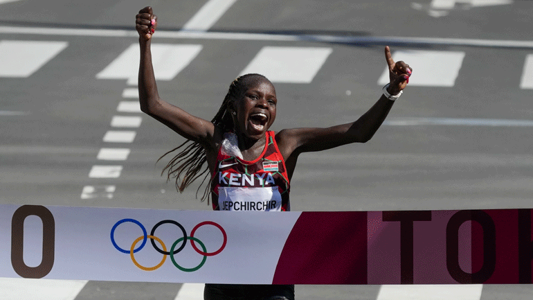 Μαραθώνιος γυναικών: Χρυσή Ολυμπιονίκης η Γιεπτσιρτσίρ από την Κένυα
