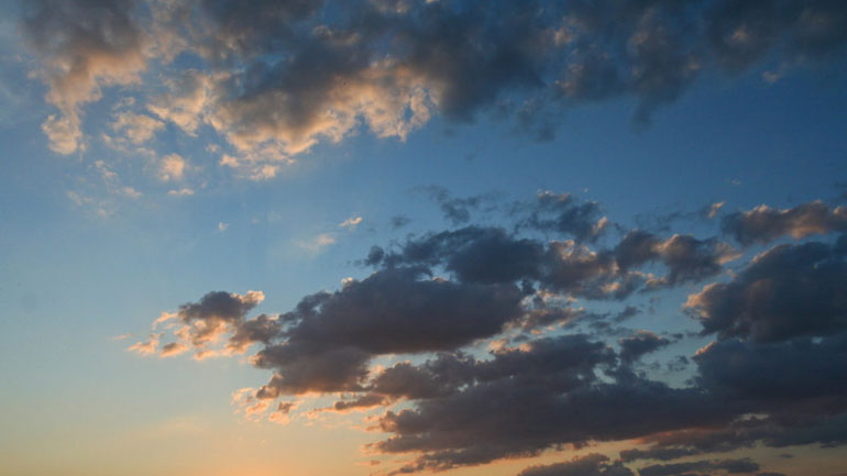 Υποχωρεί ο καύσωνας: Στους 36-39 βαθμούς το θερμόμετρο