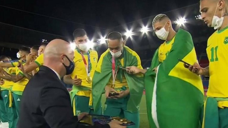 Ριτσάρλισον σε Ινφαντίνο: «Τα λέμε στο Κατάρ, καράφλα»