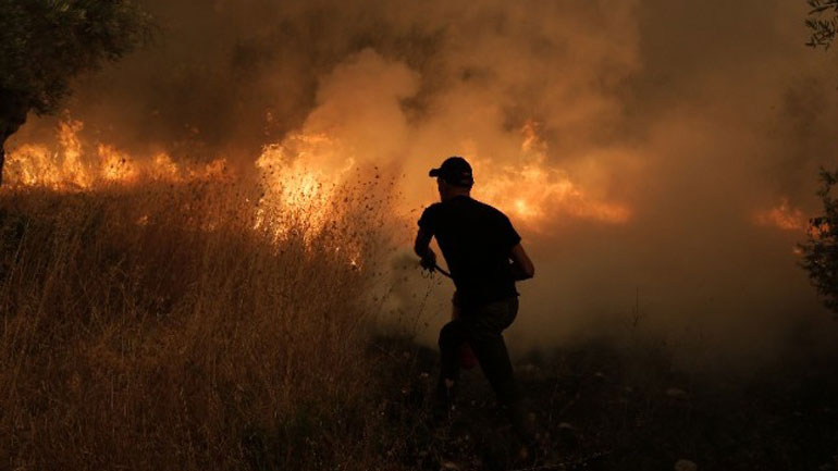 Τρίπολη: Αρκετά δύσκολη η κατάσταση με τη φωτιά στη Γορτυνία
