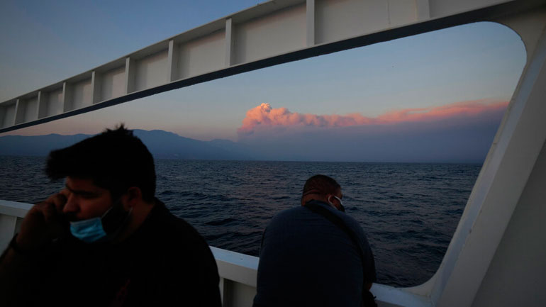 Ακόμη 85 πολίτες διέφυγαν από την Εύβοια μέσω θαλάσσης