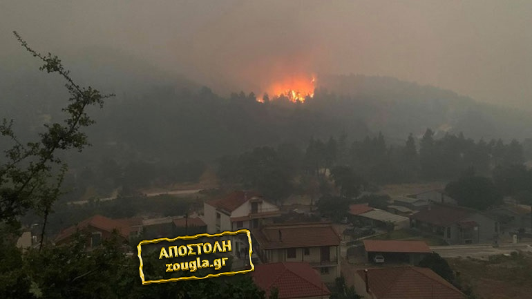 Εύβοια: Νύχτα αγωνίας για τις Γούβες – Οι φλόγες περικυκλώνουν το χωριό, οι κάτοικοι δεν φεύγουν