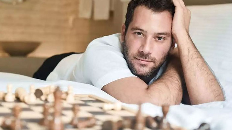 Αντίνοος Αλμπάνης: Η εξομολόγηση για το πρόβλημα που του δημιούργησαν οι θεραπείες για τον καρκίνο