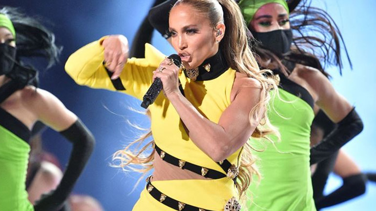 Οι 3 ασκήσεις της Jennifer Lopez για καλογυμνασμένους κοιλιακούς