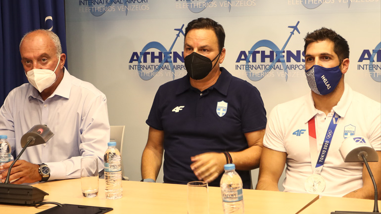 Βλάχος: «Δεν μπορείς να αφήσεις το ένα από τα δύο παιδιά σου, θα διαλέξω με… μαύρη καρδιά»