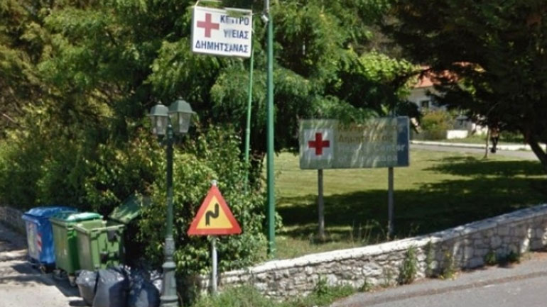 Αρκαδία: Δύο πυροσβέστες με αναπνευστικά προβλήματα και ένας με εγκαύματα