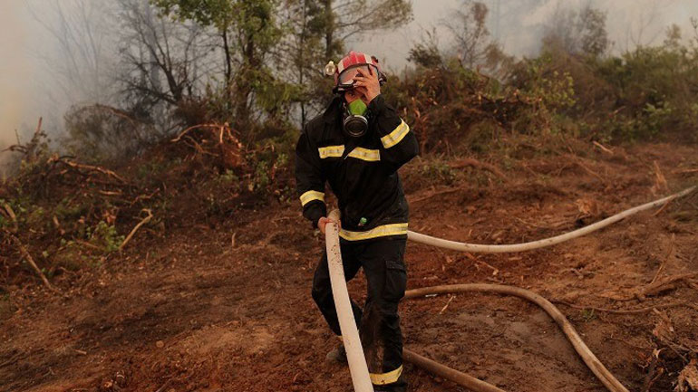 Συνεχίζουν να επιχειρούν οι πυροσβεστικές δυνάμεις στην Ανατολική Μάνη