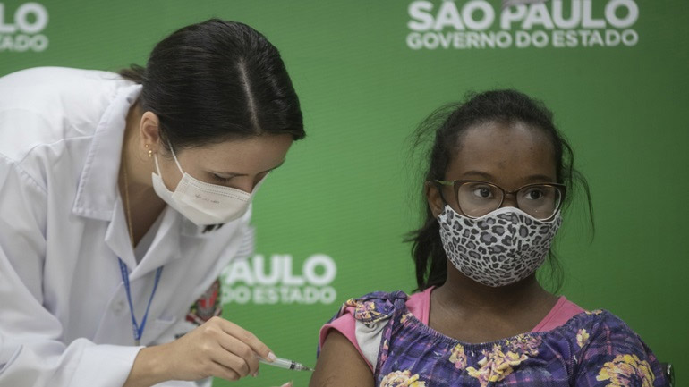 Εμβόλια για την Covid-19: Η Γερουσία της Βραζιλίας ενέκρινε νομοσχέδιο που δίνει δικαίωμα στον πρόεδρο να σπάει πατέντες