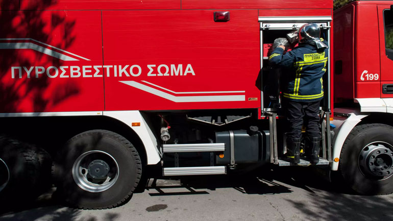 Υπό έλεγχο φωτιά που εκδηλώθηκε σε μεταφορική εταιρεία στην Αγία Άννη