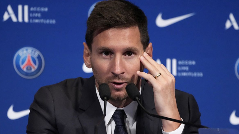 Μέσι: «Όταν είπα στην Αντονέλα ότι θα φύγω από την Μπαρτσελόνα, ξεσπάσαμε σε κλάματα»