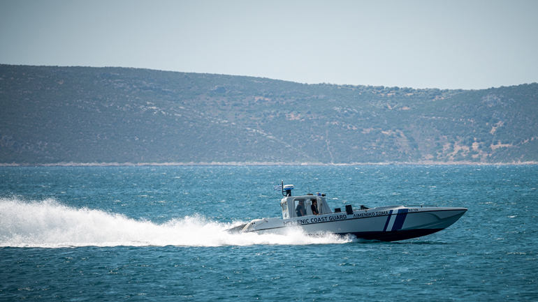 Ναυάγιο με 17 επιβαίνοντες στη Μήλο