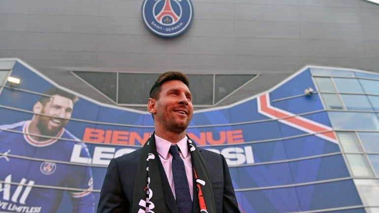 Ο Μέσι στο προπονητικό κέντρο της Παρί