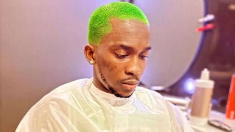 Oλυμπιακός: Έβαψε τα μαλλιά του πράσινα ο Ονιεκούρου!