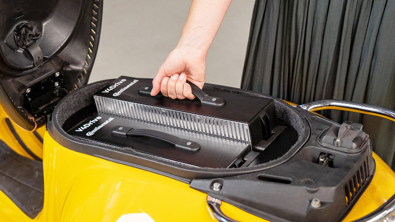 Continental και Varta εξελίσσουν μπαταρίες ηλεκτρικών scooter
