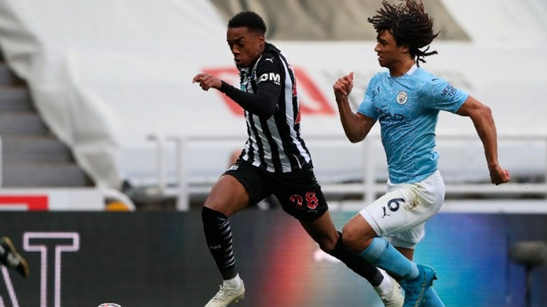 Υπογράφει για έξι χρόνια στη Νιούκαστλ ο Γουίλοκ