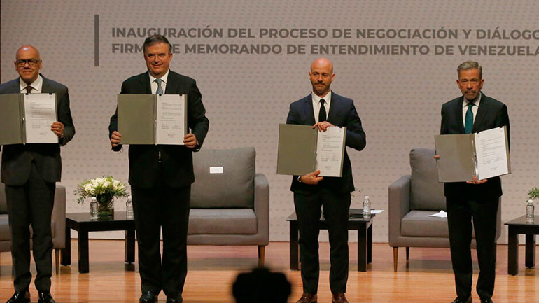 Στο Μεξικό διαπραγματεύονται κυβέρνηση και αντιπολίτευση της Βενεζουέλας