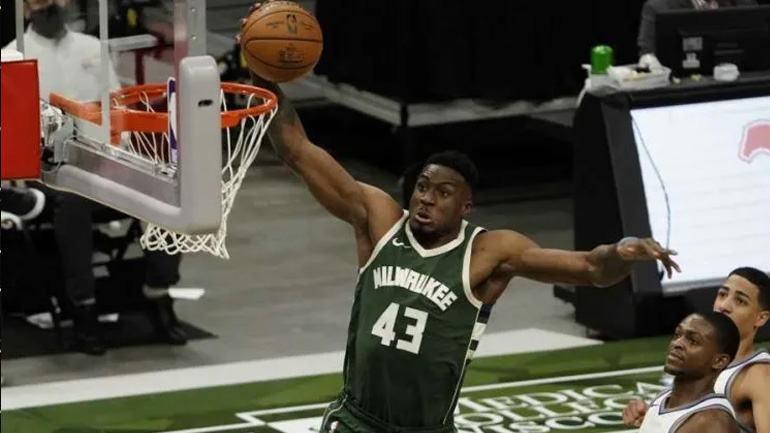 Αυτά τα χρήματα προβλέπει το νέο συμβόλαιο του Θανάση Aντετοκούνμπο με τους Μπακς!