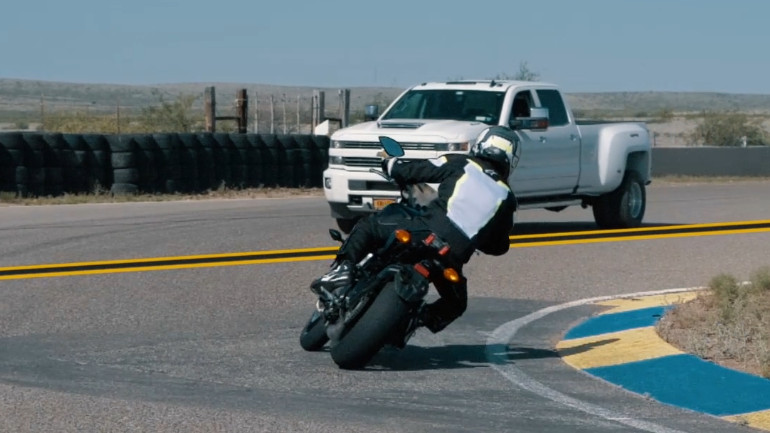 Το καταπληκτικό των συγκεκριμένων μαθημάτων είναι η απλότητα των επεξηγήσεων.