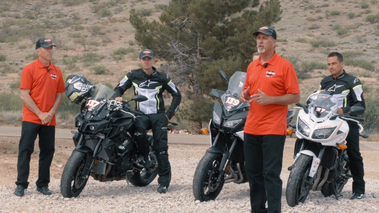 Διαδικτυακά μαθήματα οδήγησης από τη Yamaha