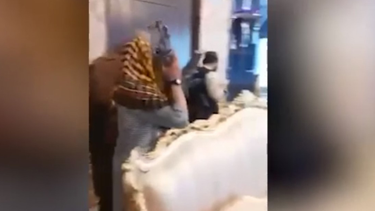 Βίντεο-ντοκουμέντο από το ρεσάλτο των Ταλιμπάν σε πολυτελείς κατοικίες του καθεστώτος Βίντεο-ντοκουμέντο από το ρεσάλτο των Ταλιμπάν σε πολυτελείς κατοικίες του καθεστώτος