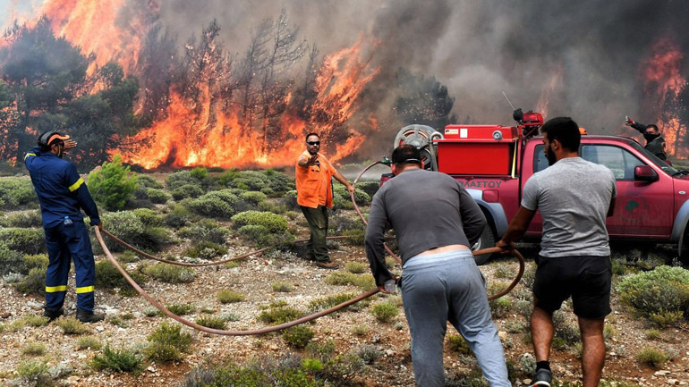 Αναζωπύρωση στο Τρουπί Ευβοίας στο σημείο όπου σταμάτησαν οι φλόγες της μεγάλης πυρκαγιάς