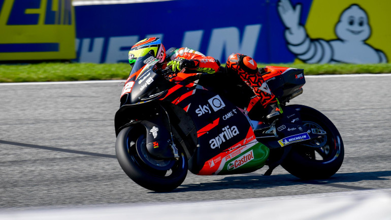 Ο Lorenzo Savadori θα παραμείνει στην Aprilia από τη θέση του δοκιμαστή.