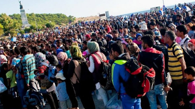 Μυτιλήνη: Διαδήλωση Αφγανών προσφύγων ενάντια στην κυριαρχία των Ταλιμπάν