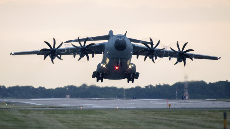 Αφγανιστάν: Μεταγωγικό της γερμανικής Πολεμικής Αεροπορίας προσγειώθηκε στην Καμπούλ