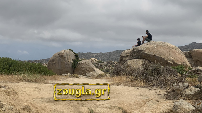 Όταν οι Γίγαντες πολέμησαν τους Τιτάνες: Οι απόκοσμοι τεράστιοι βράχοι στον Βώλακα της Τήνου