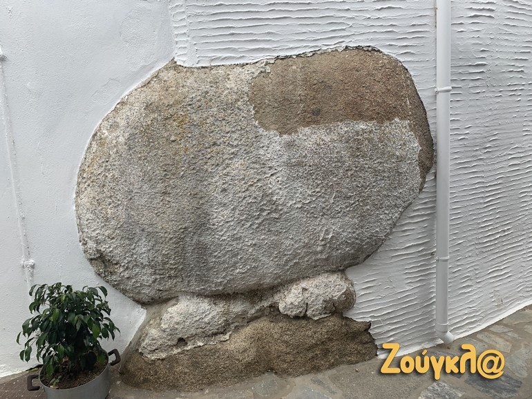 Βράχος μέσα σε σπίτι!